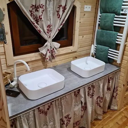 Les Roulottes A Sandie Τιονβίλ